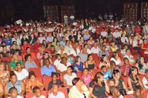El público que asistió a la presentación del concierto libre.