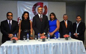 Desde la izquierda, Luis Eduardo Suazo, Marivell Contreras, Feliz Vinicio Lora, Yesenia del Castillo, Julio Cabrera y Marion González.