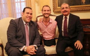 El diputado Víctor Gómez Casanova, Nick Vujicic y el Presidente Danilo Medina compartieron en un ameno encuentro en el Palacio Nacional.
