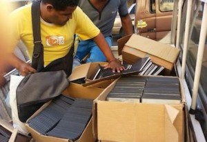 Cientos de copias ilegales en formato DVD de películas dominicanas fueron incautadas por la ONDA en un operativo desplegado por varios puntos de la ciudad.