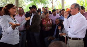 Vista del encuentro del presidente Danilo Medina con productores de las comunidades de Palo Verde y Los Uveros, en Montecristi.