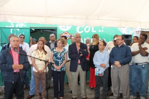 Funcionarios del ADN y dirigentes comunitarios de Guachupita recibieron con beneplácito el anuncio del alcalde Roberto Salcedo.