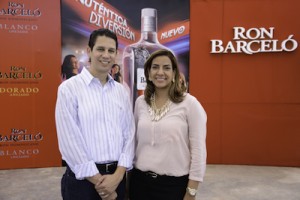 Pedro Arias y María Melo, ejecutivos de la marca Barceló.