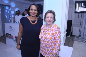 Zumaya Cordero, ejecutiva de Caribbean Cinemas y Lidia Bastos.