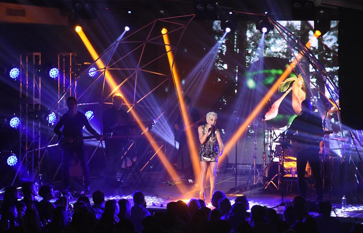 La cantante española Ana Torroja ofreció un ovacionado concierto en la apertura de Hard Rock Live.